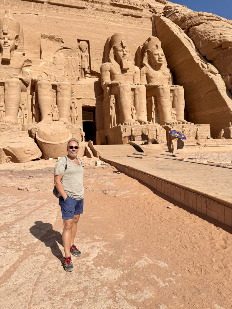 Riccardo Micanti Personal Travel Planner ad Abu Simbel durante un viaggio in Egitto